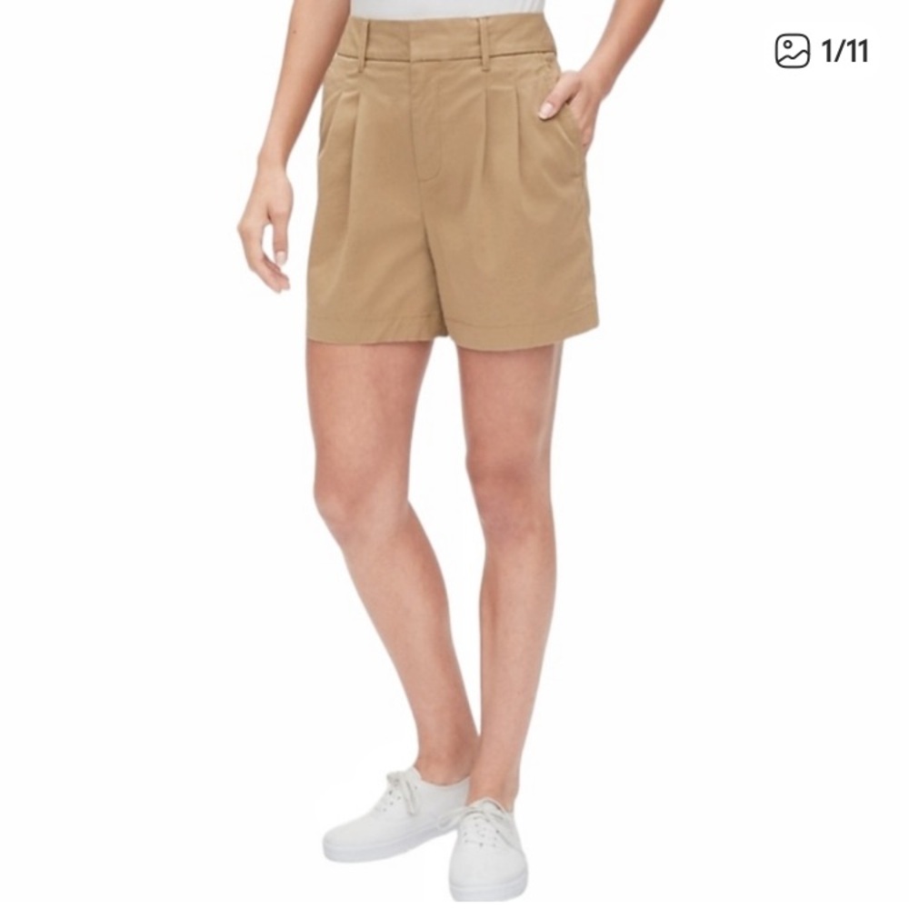 Gap | High Rise Pleated Khaki Shorts